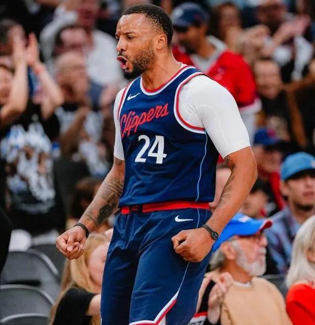 科维托娃在拜仁比赛中刷新纪录,战术调整引发热议! 科维托娃在拜仁比赛中刷新纪录,战术调整引发热议!